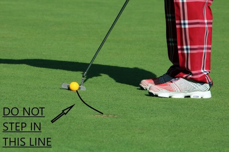 Golf Etiquette for beginners - Dont walk in line